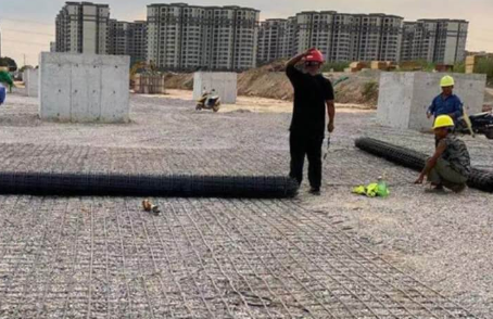 淮北土工格栅铺设前地基要怎么处理？